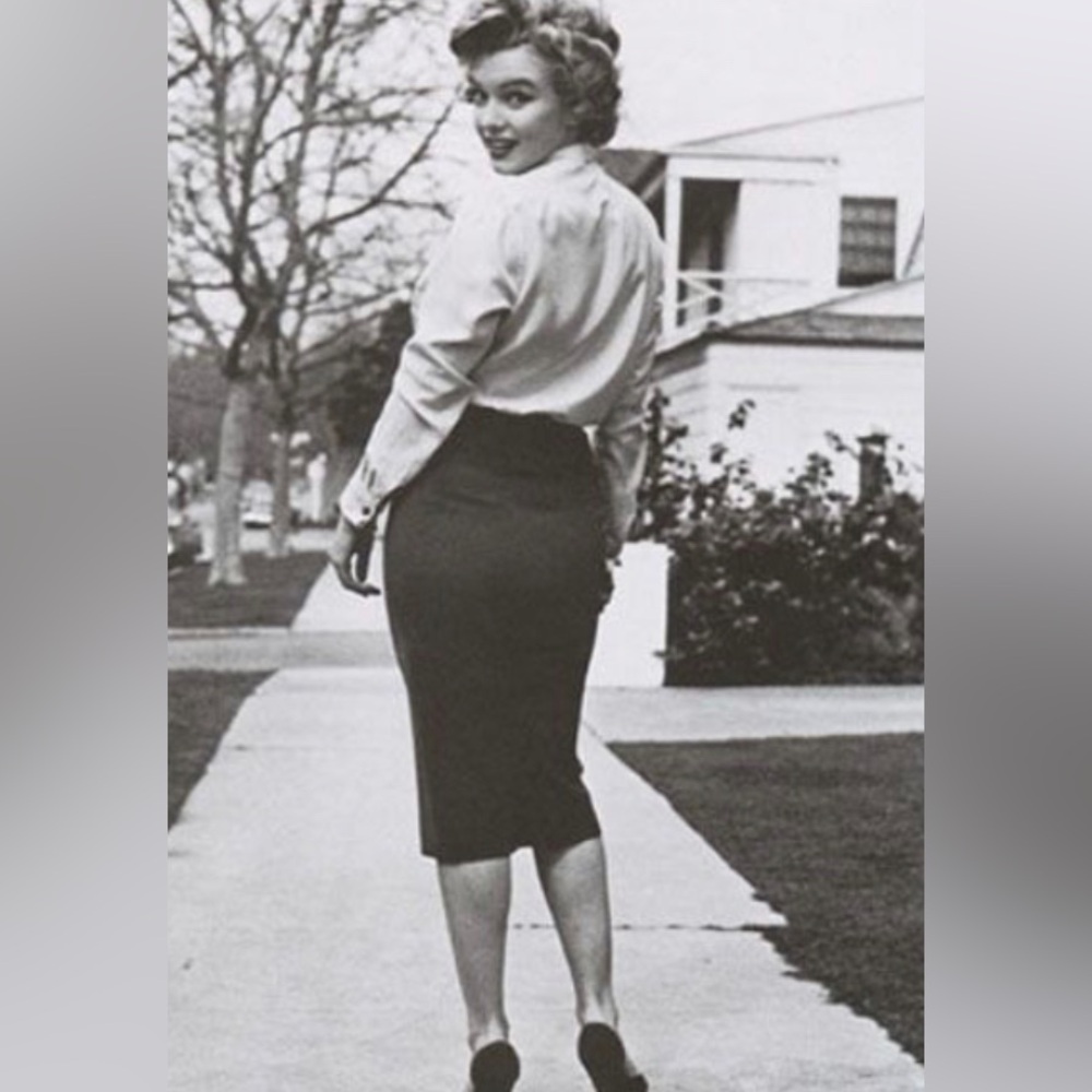 NWT Bettie Page Pencil Skirt. Olive Green. - Picture 2 of 13